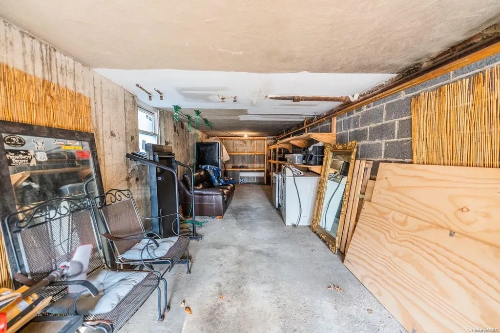 59-31 69th Lane Maspeth NY 11378