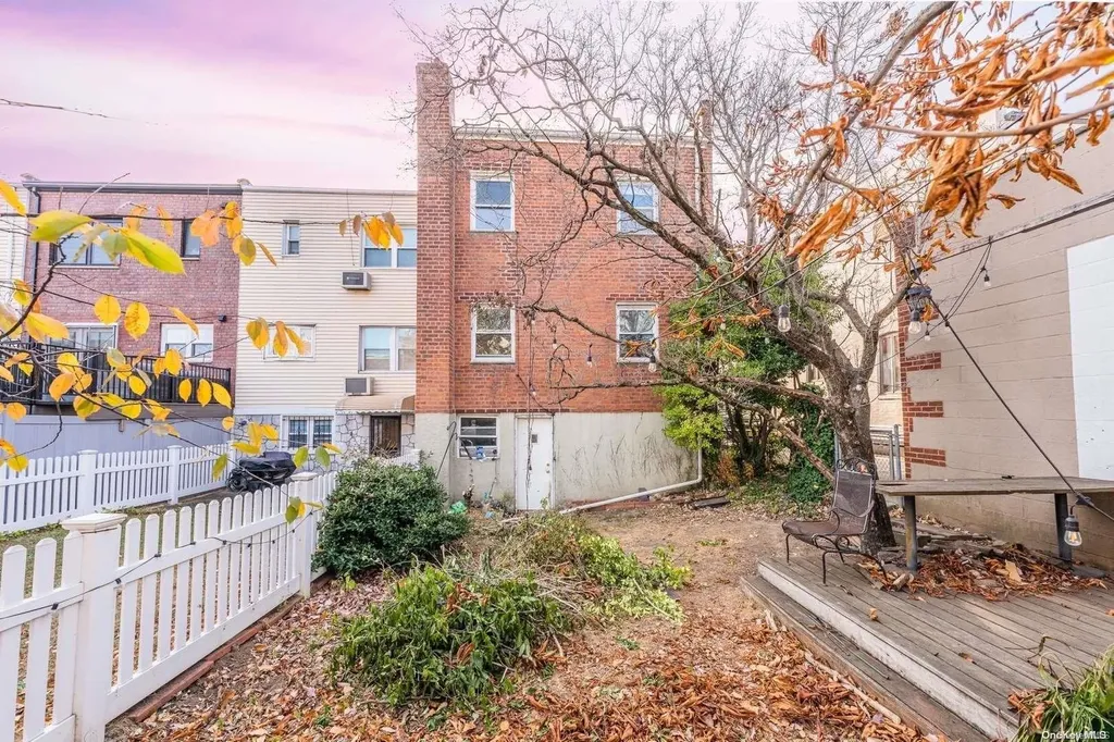 59-31 69th Lane Maspeth NY 11378