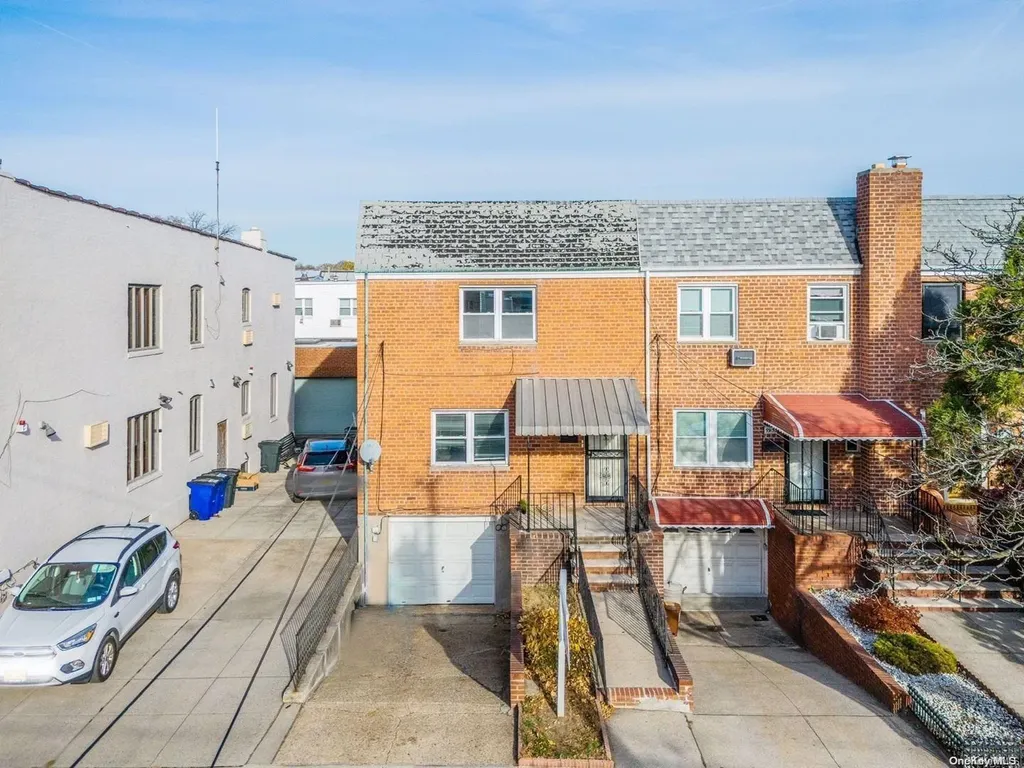 59-31 69th Lane Maspeth NY 11378