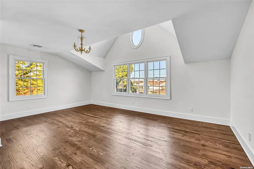 140 Melbury Road Babylon NY 11702