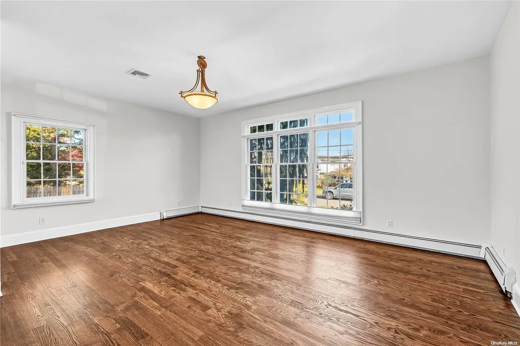 140 Melbury Road Babylon NY 11702