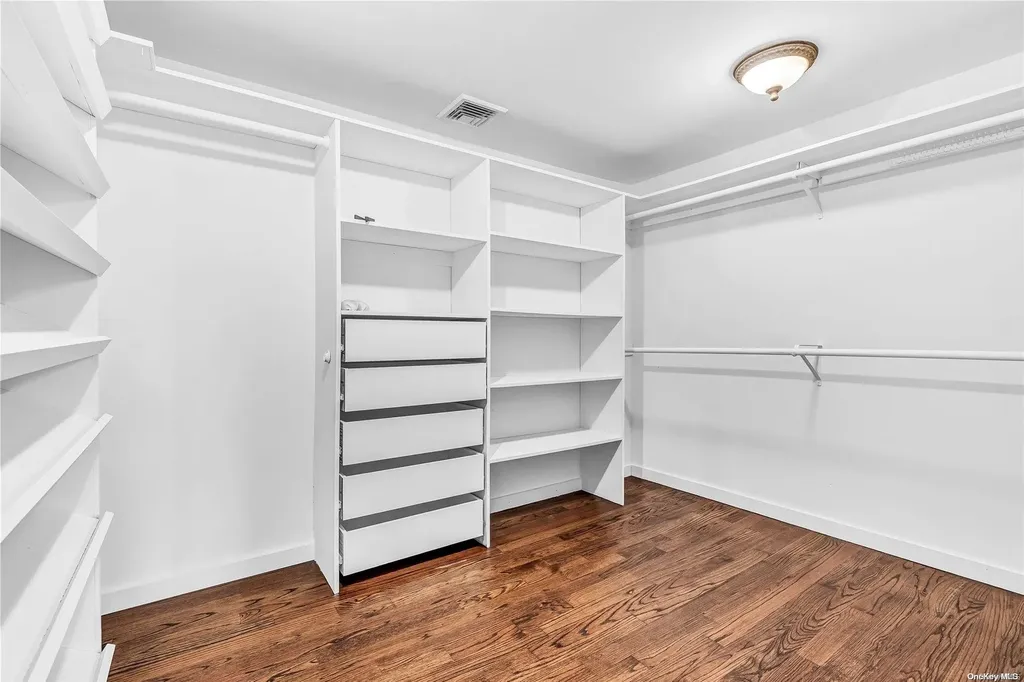 140 Melbury Road Babylon NY 11702