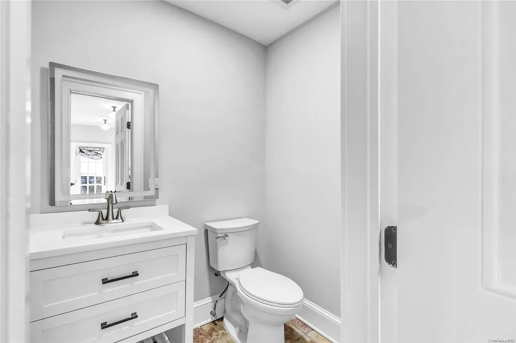 140 Melbury Road Babylon NY 11702