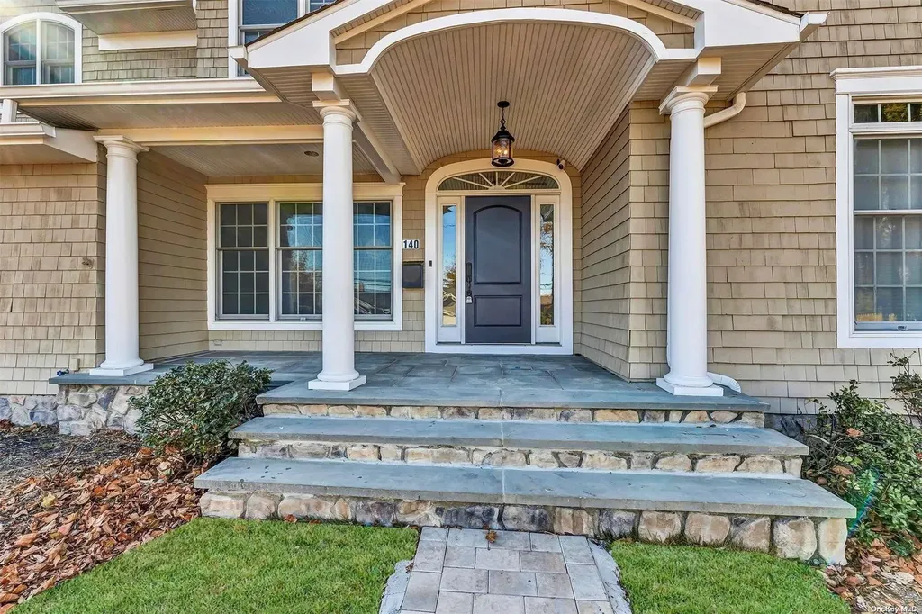 140 Melbury Road Babylon NY 11702