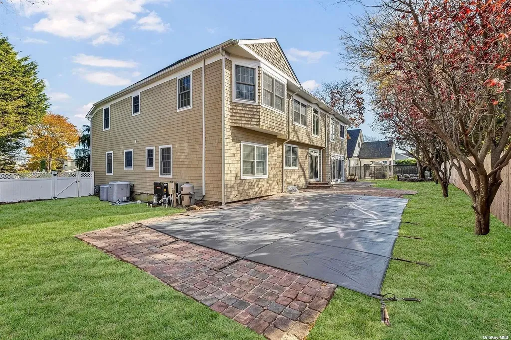 140 Melbury Road Babylon NY 11702