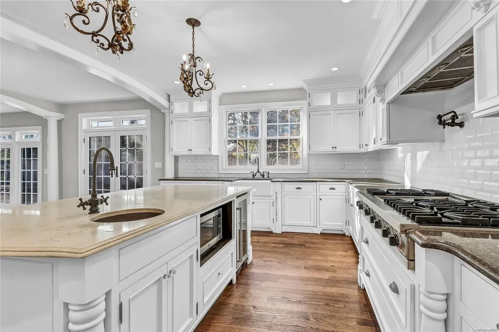 140 Melbury Road Babylon NY 11702