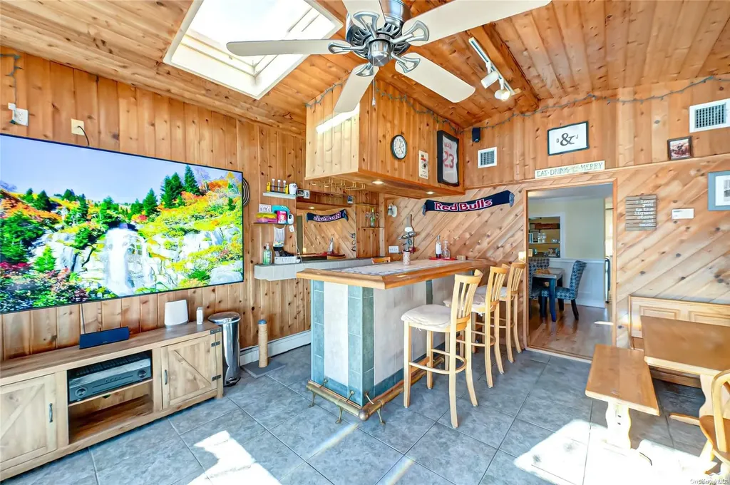 32 Torrey Pine Lane Medford NY 11763