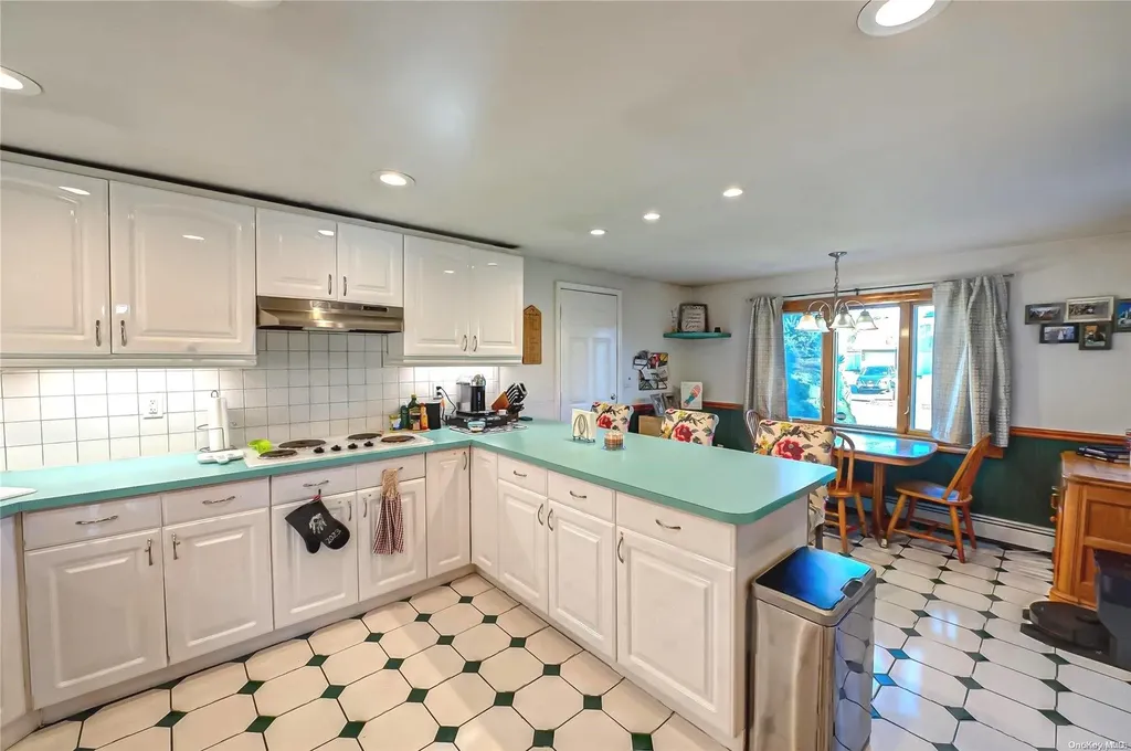 32 Torrey Pine Lane Medford NY 11763