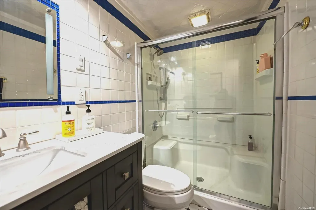 32 Torrey Pine Lane Medford NY 11763