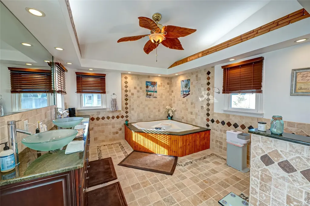 32 Torrey Pine Lane Medford NY 11763