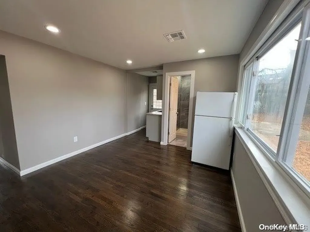 23 Julie Crescent Central Islip NY 11722