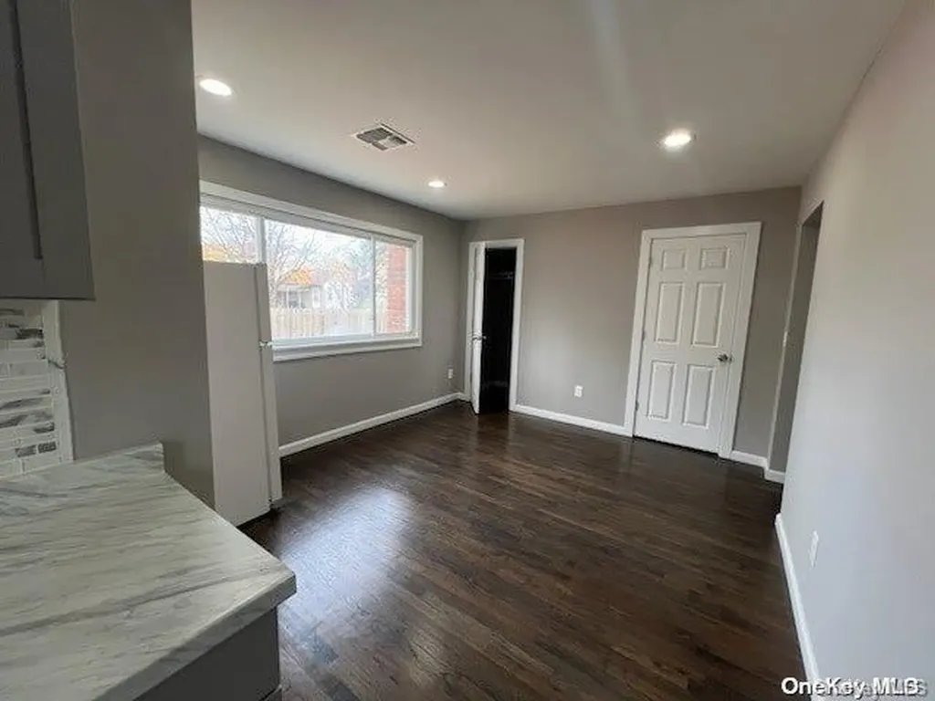 23 Julie Crescent Central Islip NY 11722