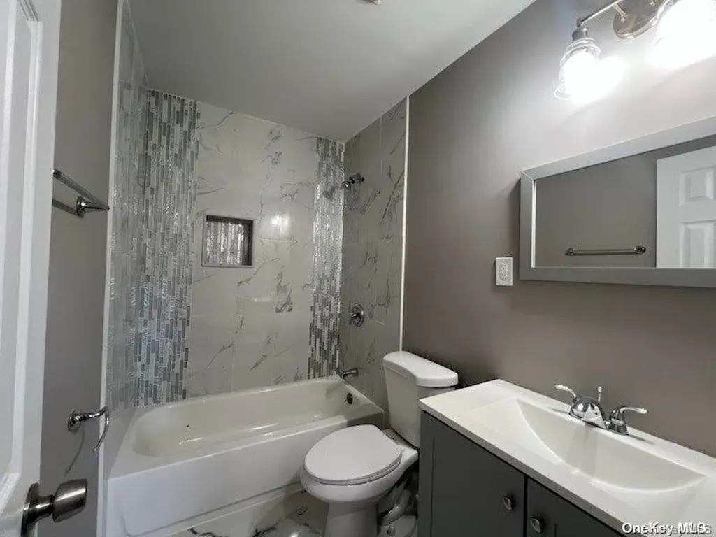 23 Julie Crescent Central Islip NY 11722