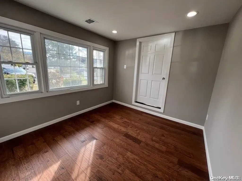 23 Julie Crescent Central Islip NY 11722