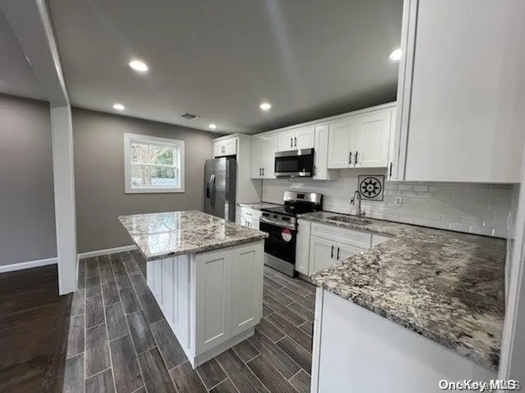 23 Julie Crescent Central Islip NY 11722