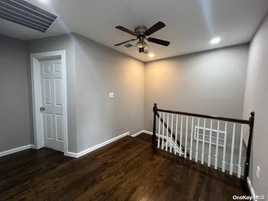 23 Julie Crescent Central Islip NY 11722