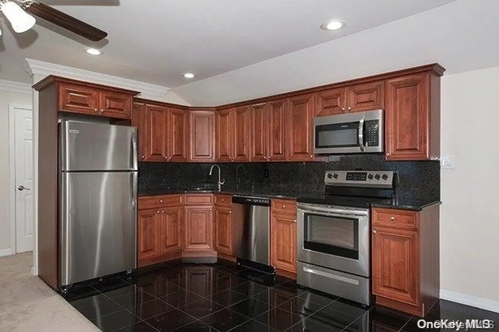 870 Little East Neck Road West Babylon NY 11704