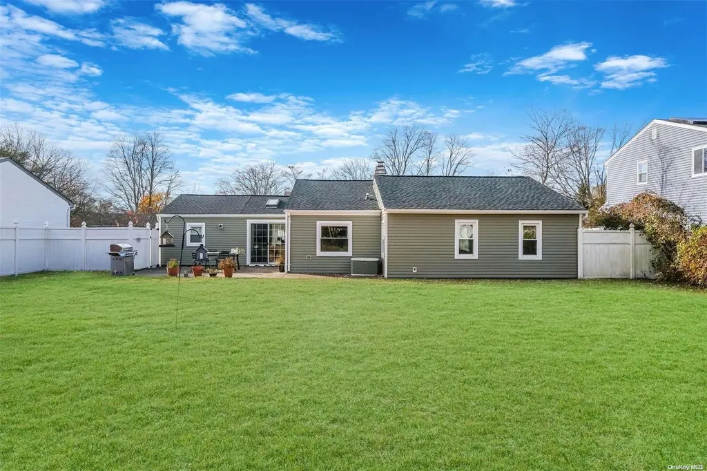 17 Victoria Circle East Patchogue NY 11772