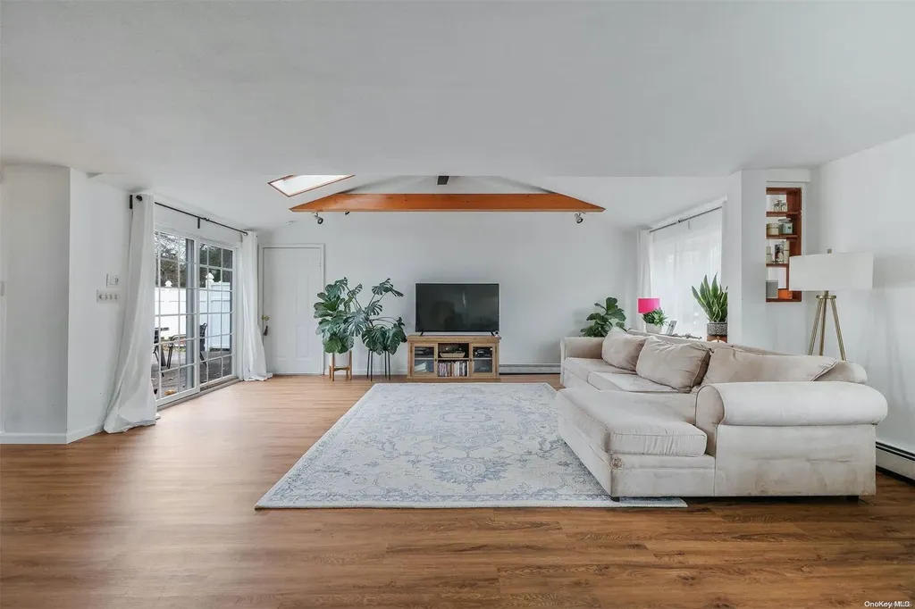 17 Victoria Circle East Patchogue NY 11772