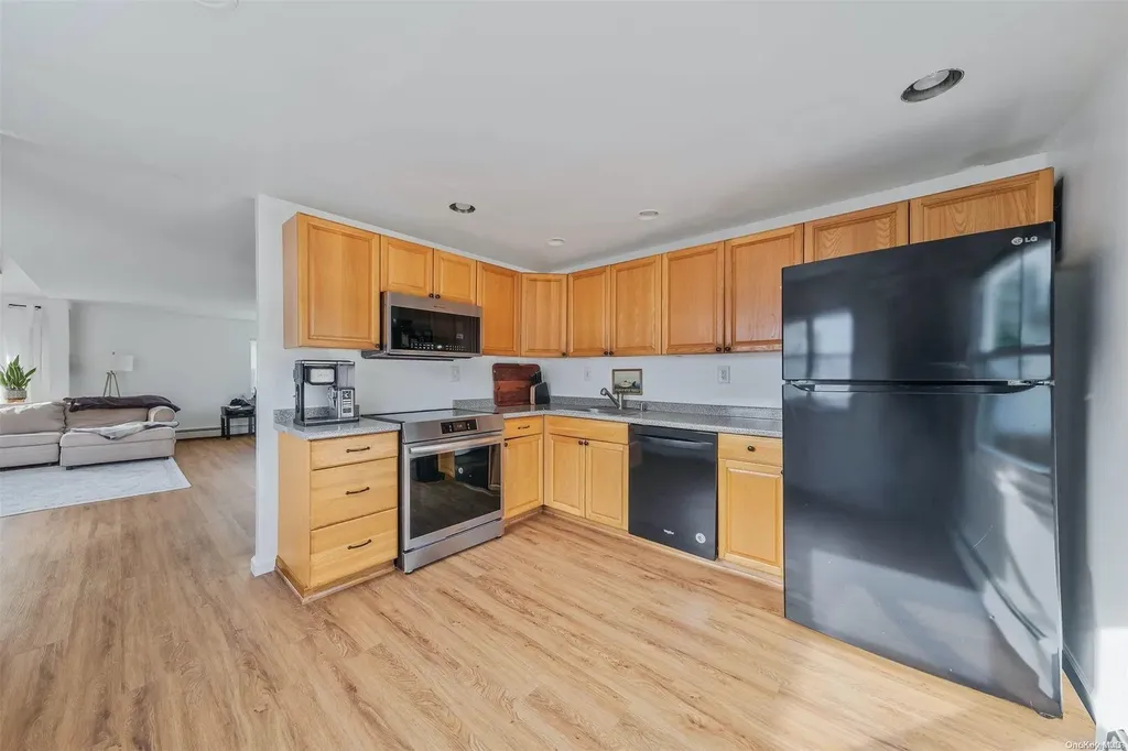 17 Victoria Circle East Patchogue NY 11772