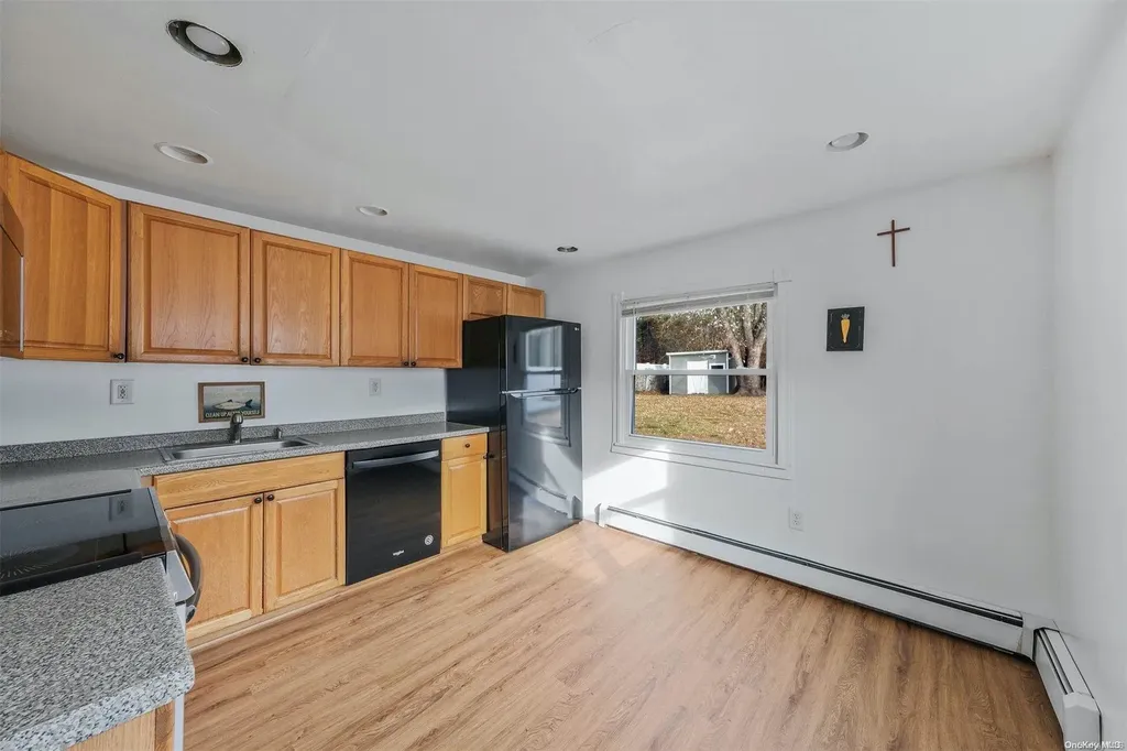 17 Victoria Circle East Patchogue NY 11772