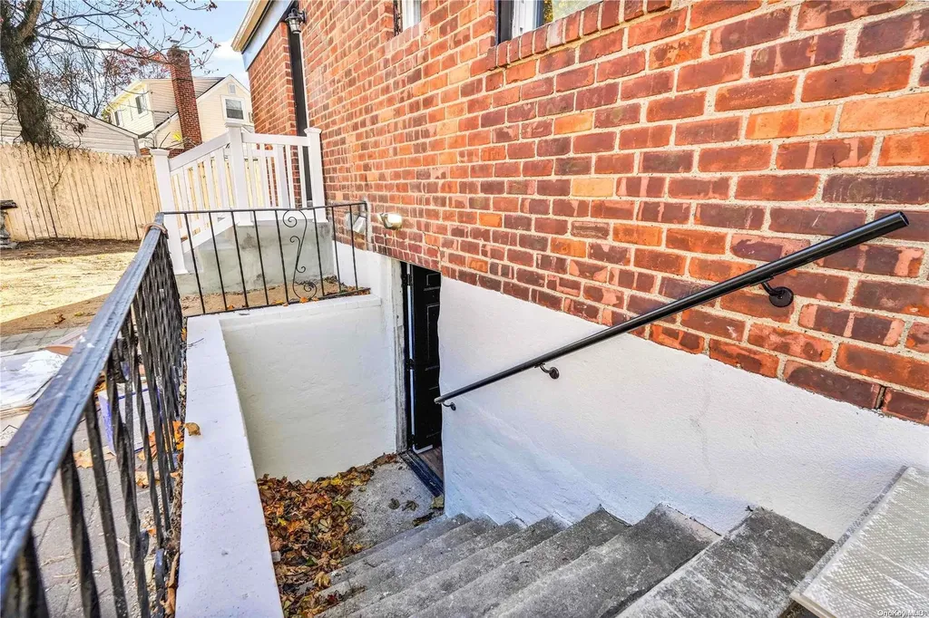 7 Ash Court Hempstead NY 11550
