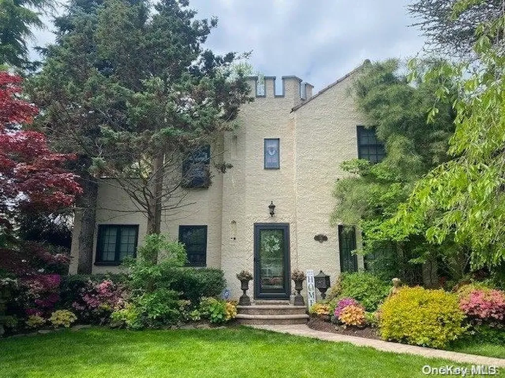 76 Fox Boulevard Merrick NY 11566