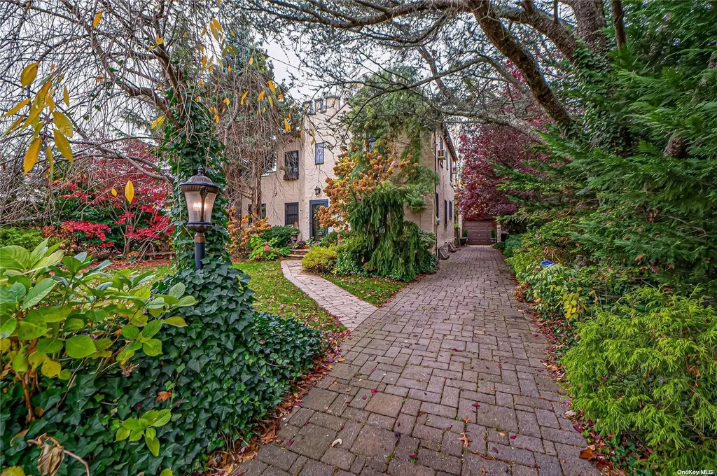 76 Fox Boulevard Merrick NY 11566