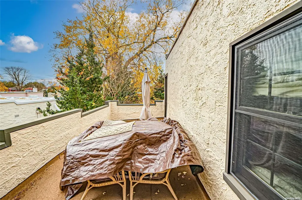 76 Fox Boulevard Merrick NY 11566