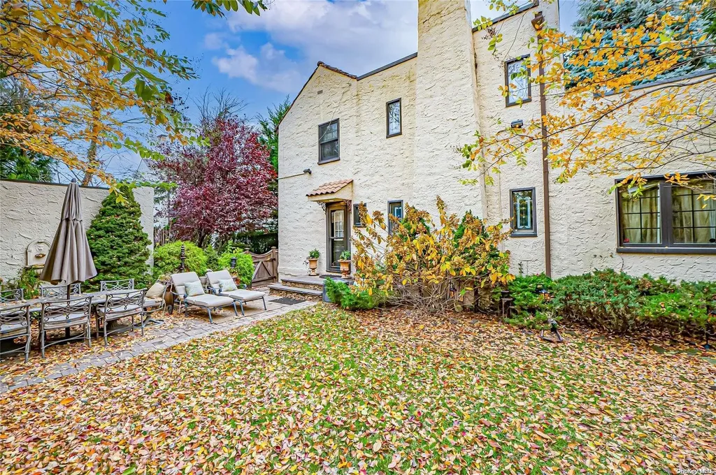 76 Fox Boulevard Merrick NY 11566