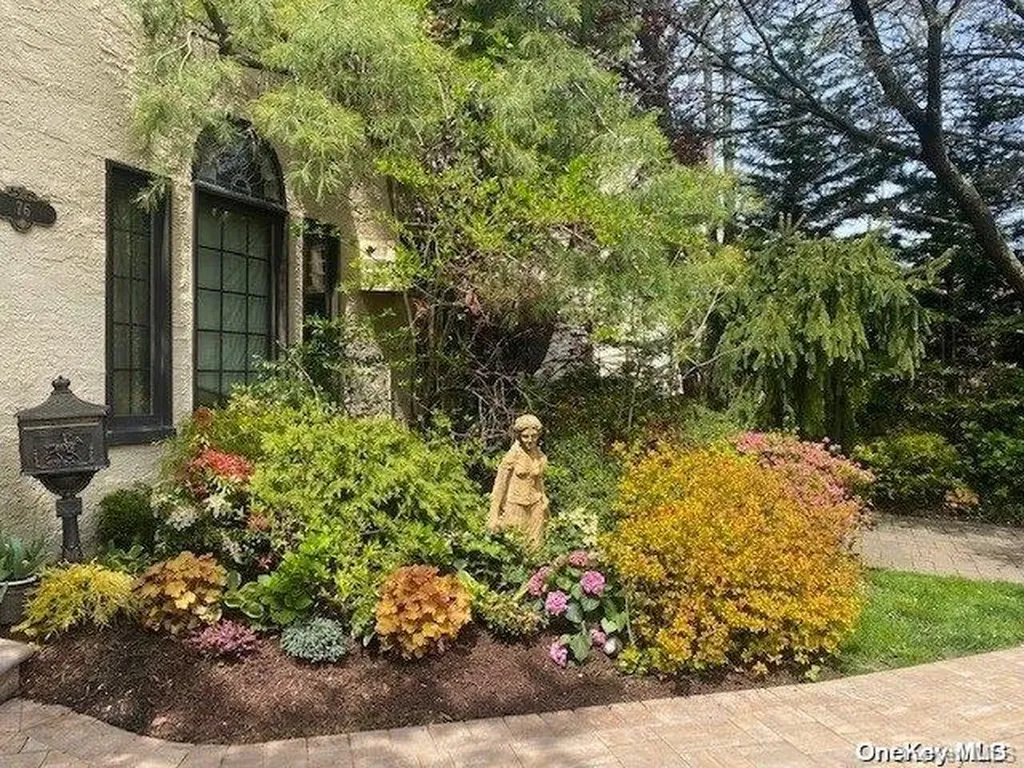 76 Fox Boulevard Merrick NY 11566