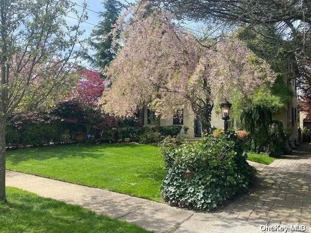 76 Fox Boulevard Merrick NY 11566
