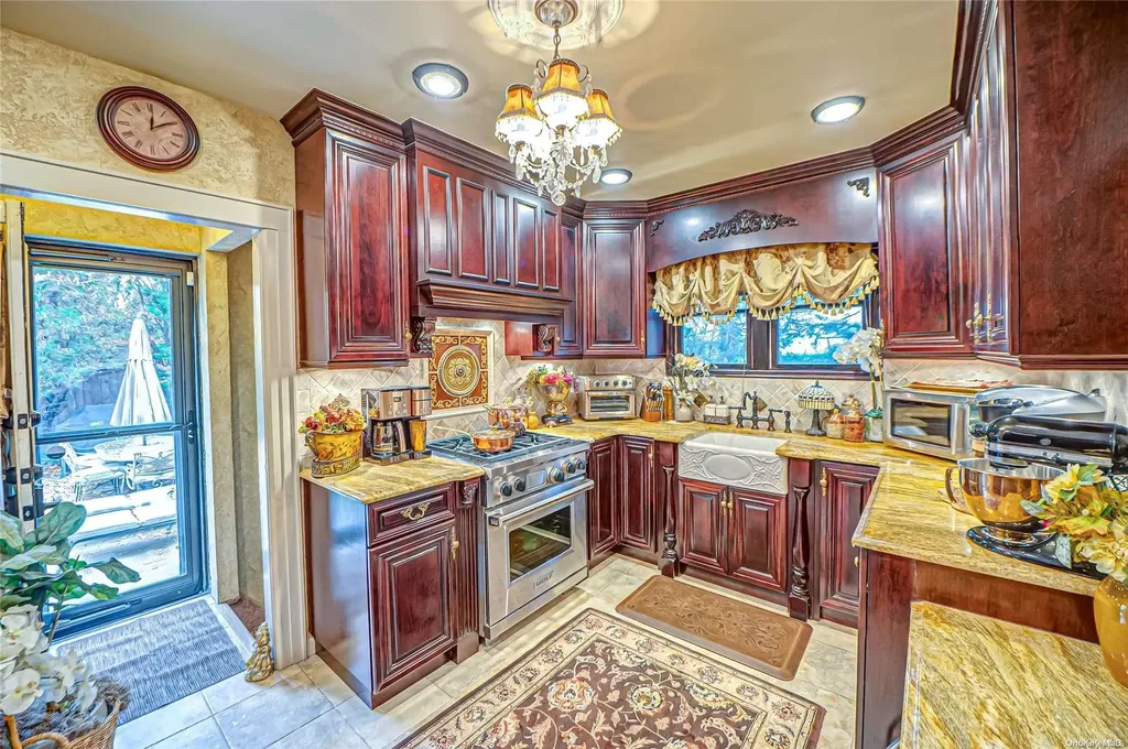76 Fox Boulevard Merrick NY 11566