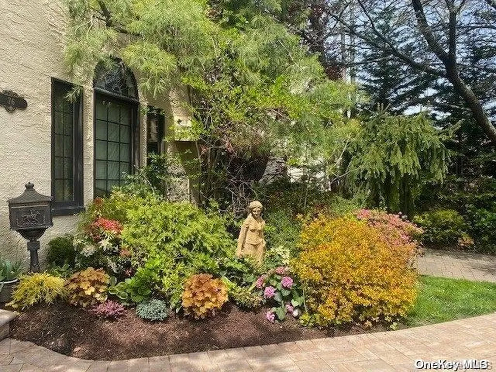 76 Fox Boulevard Merrick NY 11566