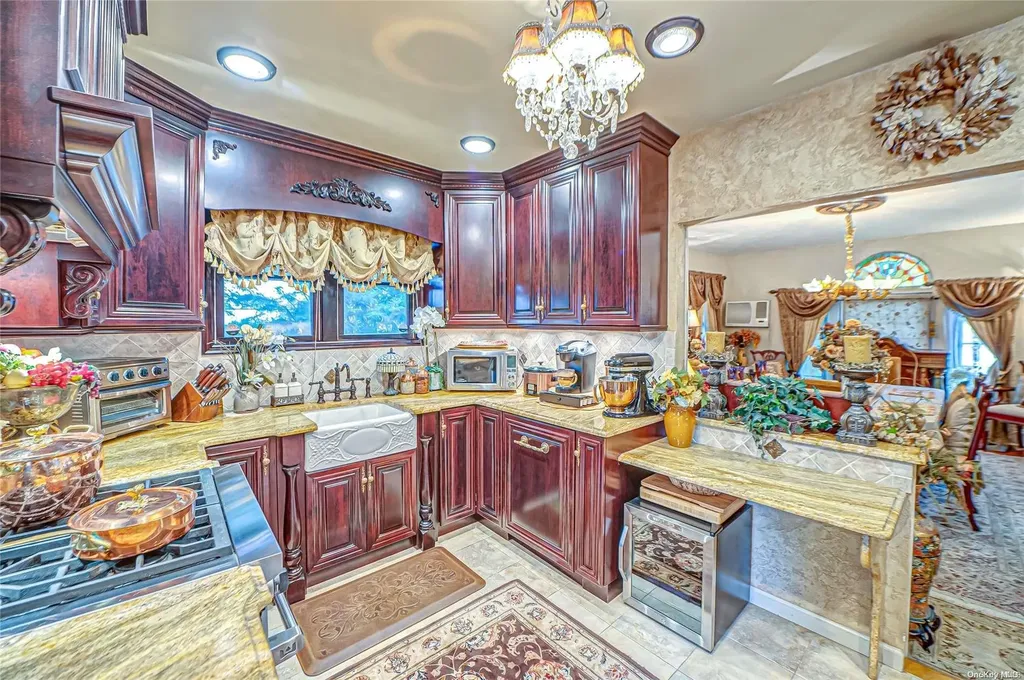 76 Fox Boulevard Merrick NY 11566