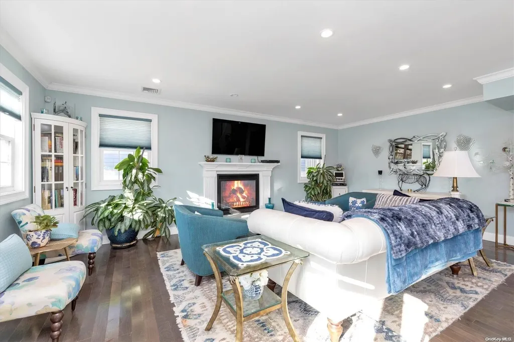 423 E Harrison Street Long Beach NY 11561