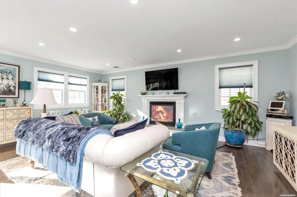 423 E Harrison Street Long Beach NY 11561