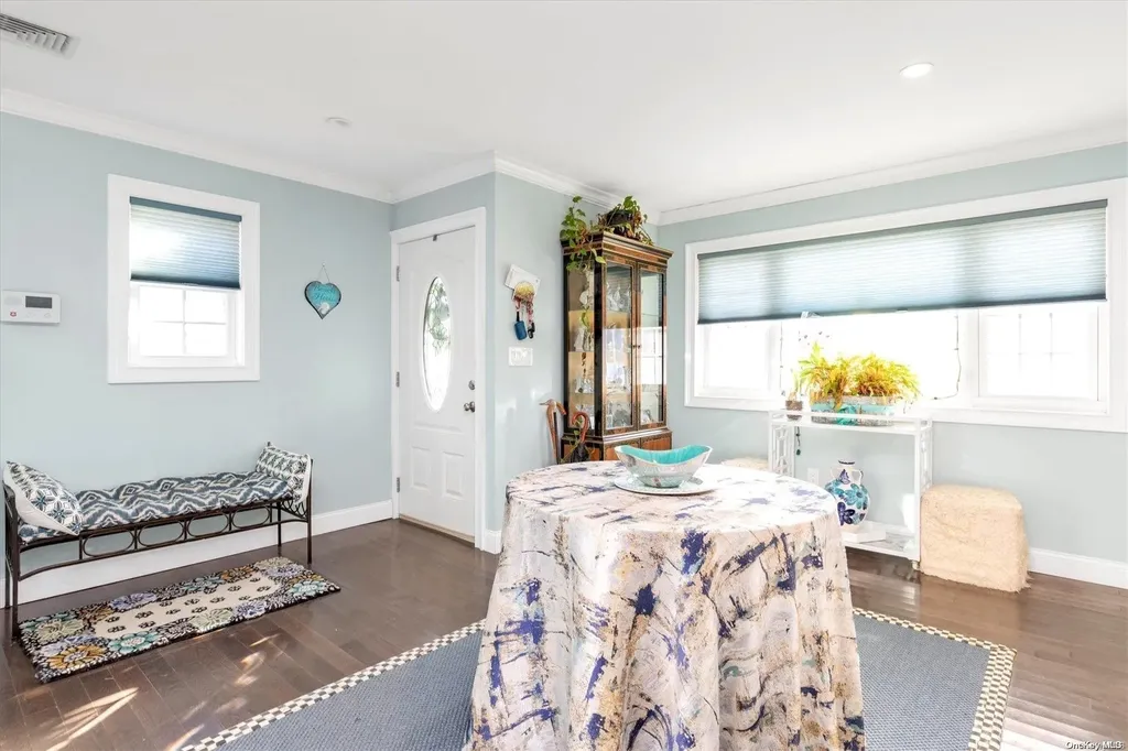 423 E Harrison Street Long Beach NY 11561