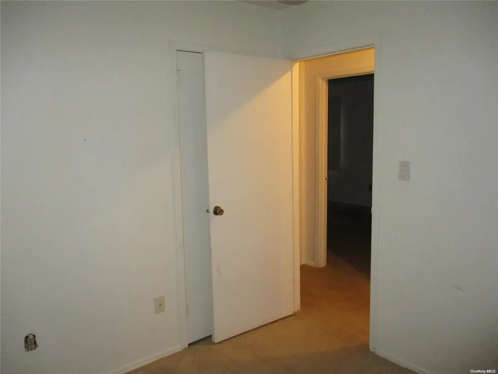 306 Hamilton Avenue Hewlett NY 11557