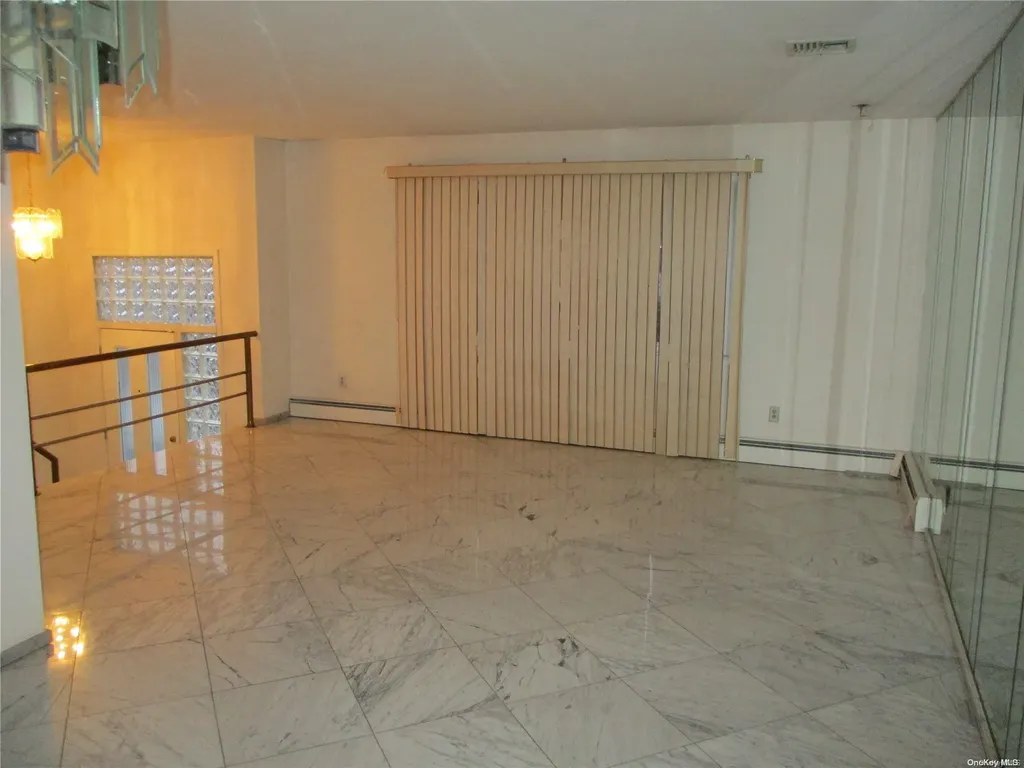 306 Hamilton Avenue Hewlett NY 11557