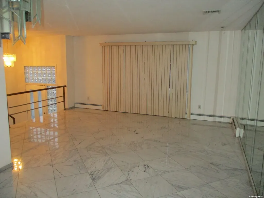 306 Hamilton Avenue Hewlett NY 11557