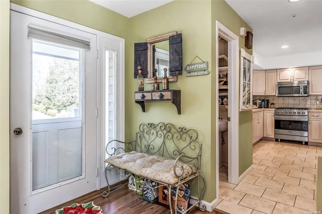3 Pine Grove Court Westhampton NY 11977
