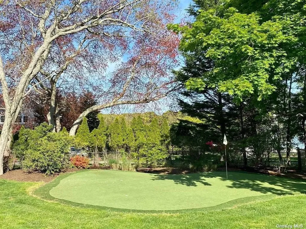 3 Pine Grove Court Westhampton NY 11977
