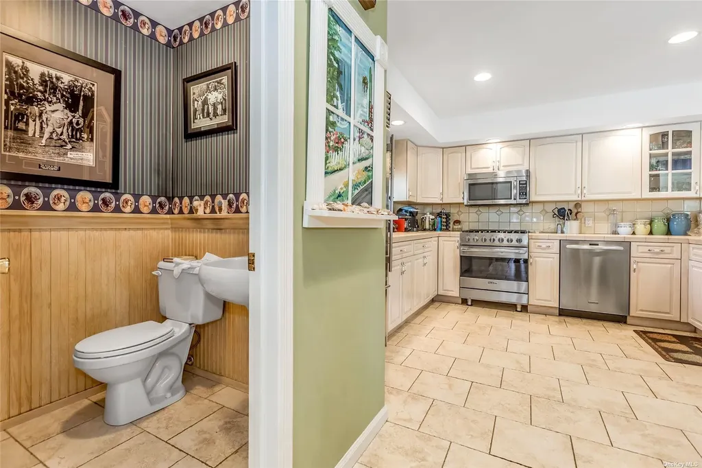 3 Pine Grove Court Westhampton NY 11977
