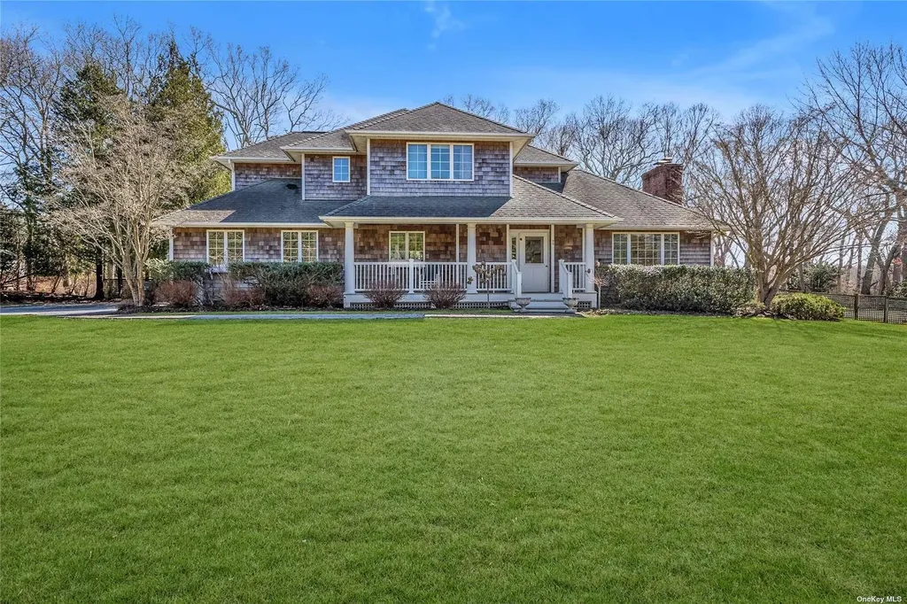 3 Pine Grove Court Westhampton NY 11977