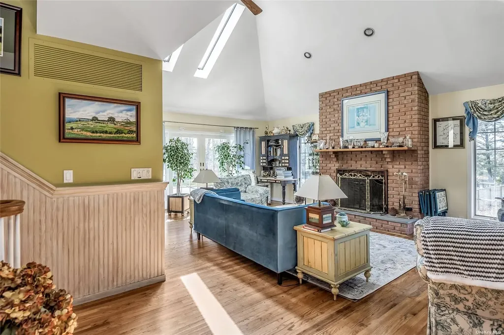 3 Pine Grove Court Westhampton NY 11977