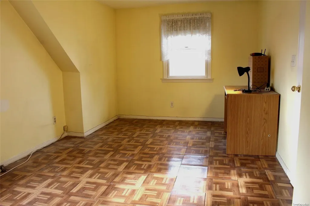 7 Alice Road West Islip NY 11795