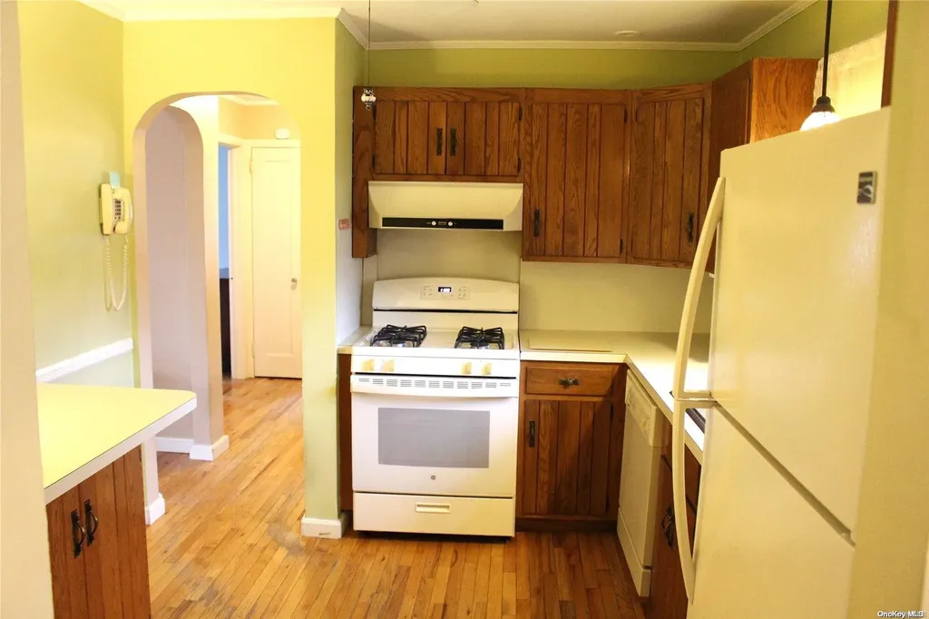 7 Alice Road West Islip NY 11795