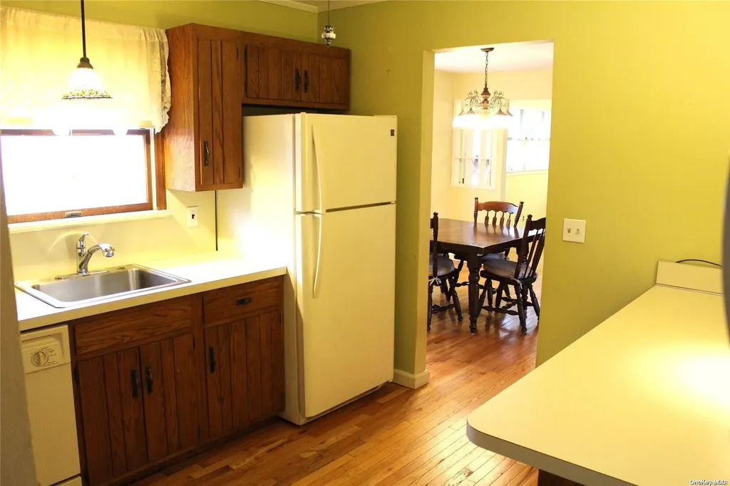 7 Alice Road West Islip NY 11795