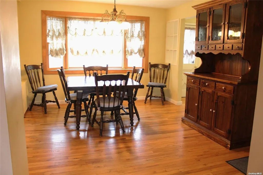 7 Alice Road West Islip NY 11795